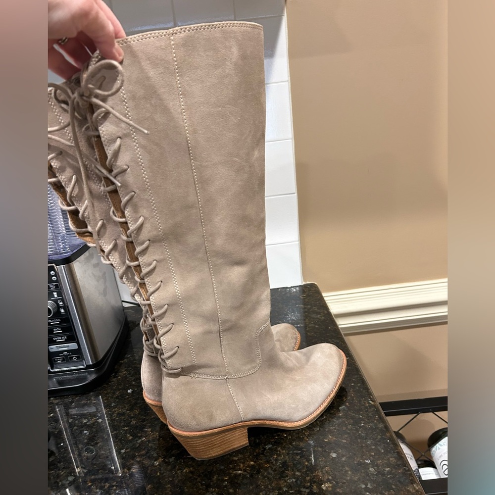 Soft Sharnell II tall boot, good condition!